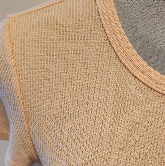 Aerie Peach Short Sleeve Women's Crop Top - Picture 2 of 6